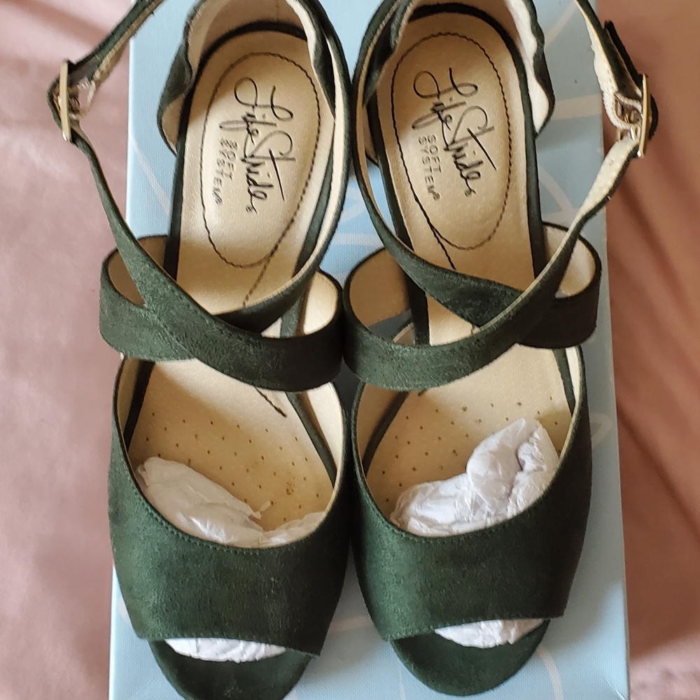 Life Stride Green Heels